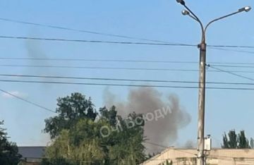 В Запорожье начался пожар, предположительно, на месте прилёта