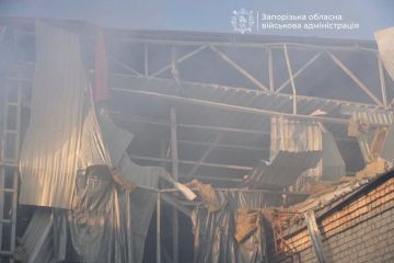 Запорожье. Оккупационные власти города сообщают, что ночью прилетали "Герани" по складским зданиям