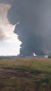 Хорошо горят в Погребах склады сети АТБ