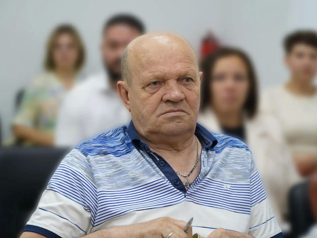 Сергей Золотарёв: Сегодня свой День рождения отмечает начальник территориального отдела Новенского сельского поселения Валентин Викторович Бутенко