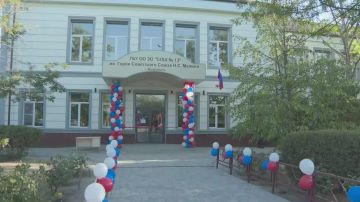 Президент России Владимир Путин поздравил учеников и преподавателей с началом нового учебного года и Днем знаний
