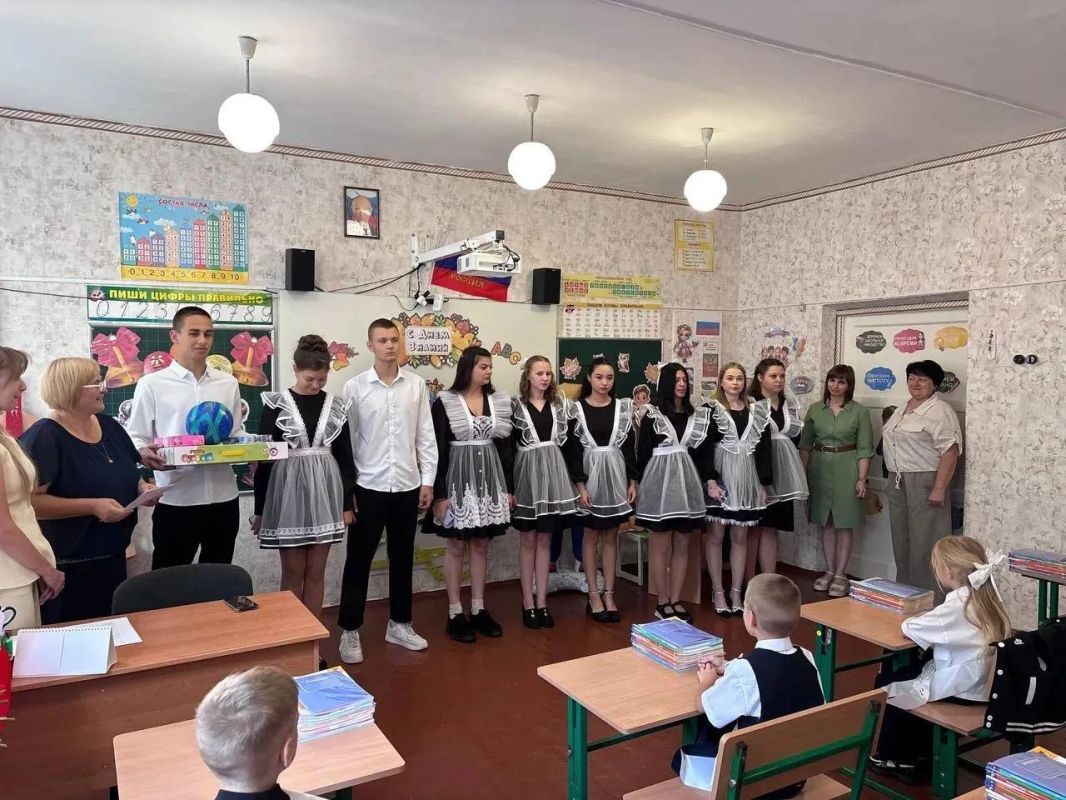 Заместитель главы Администрации Михайловского округа поздравила школьников Тимошевской СОШ с Днем знаний