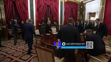 В Кремле начались переговоры Владимира Путина со Стивом Уиткоффом и Джаредом Кушнером
