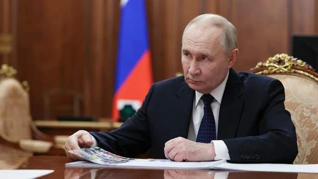 Путин дал команду прекратить удары по Киеву на трое суток, сообщил Песков