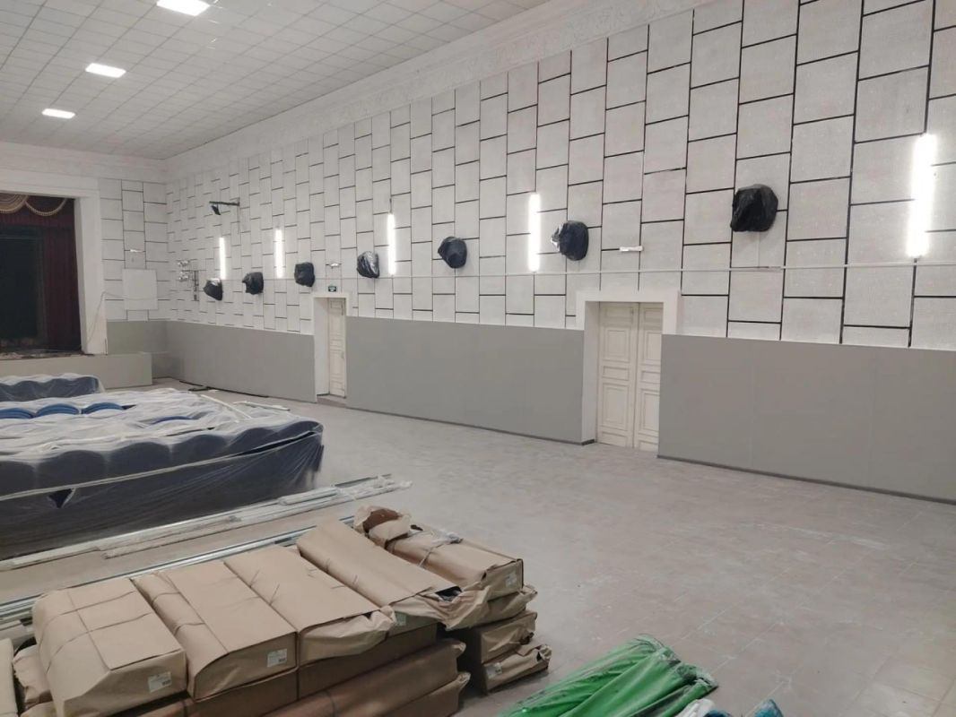 В Новобогдановке шефы обновили зрительный зал Дома культуры