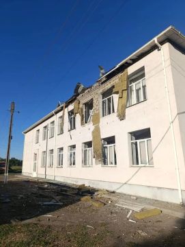 ВСУ целенаправленно атаковали действующую школу в селе Васильевского муниципального округа в Запорожье, сообщил Балицкий