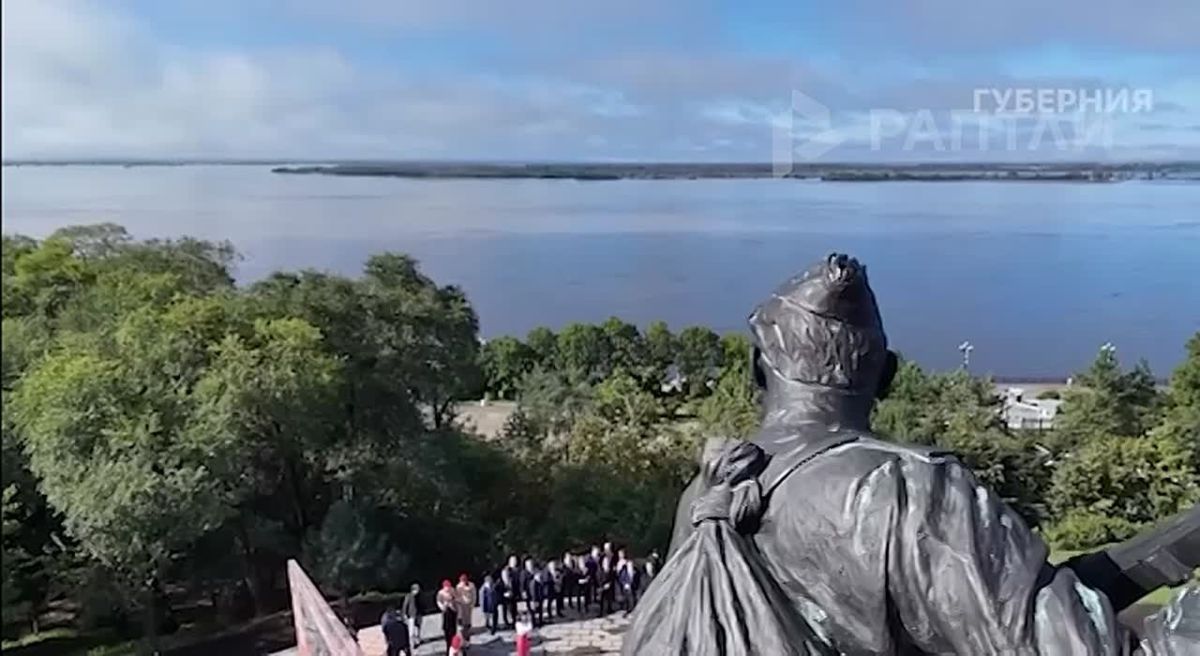 Владимир Рогов: На берегу реки Амур в Хабаровске открыли 15-метровый бронзовый памятник советскому солдату, посвящённый победе Советского Союза над милитаристской Японией и окончанию Второй мировой войны