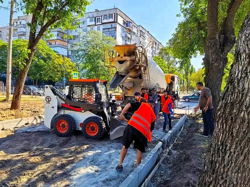 Новая пешеходная аллея в Мелитополе