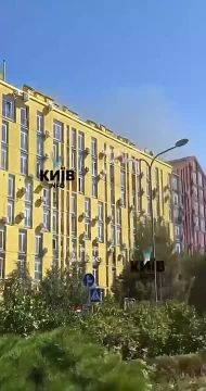 Еще видео пожара в районе ЖК «Комфорт таун» после вчерашних прилетов в Киеве