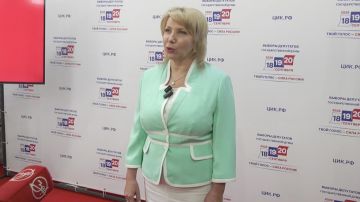 Свои аккредитационные удостоверения сегодня получили первые из аккредитованных журналистов - представители "За!ТВ", ТАСС и "Запорожского агентства новостей"