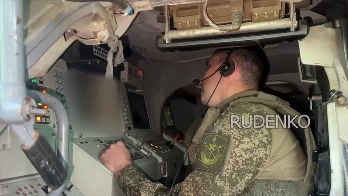 Воздушное прикрытие подразделений организовал расчёт ЗРК «Бук-М3» группировки войск «Центр» на Добропольском направлении