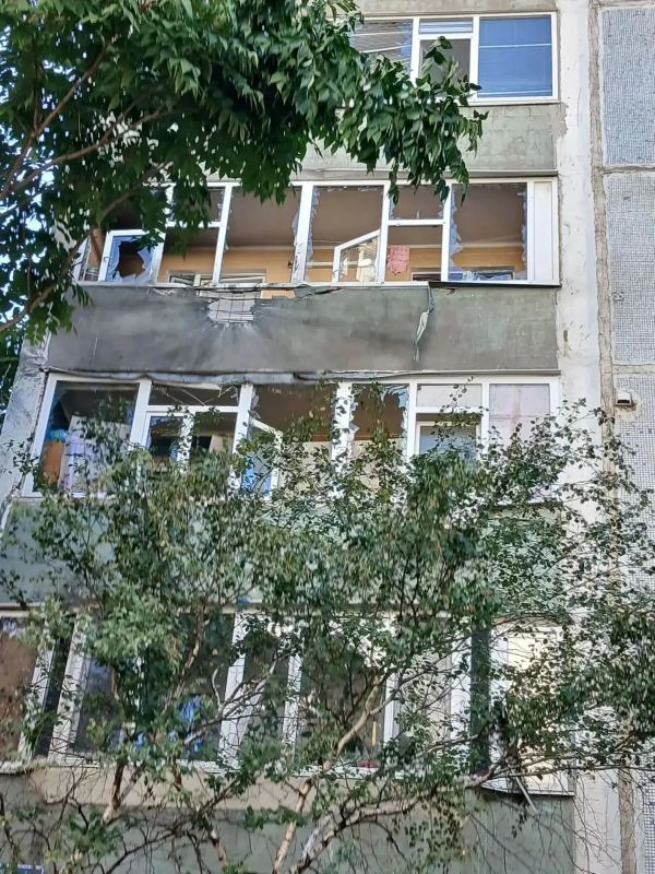 ВСУ ударили по многоквартирному дому и городскому парку в Энергодаре