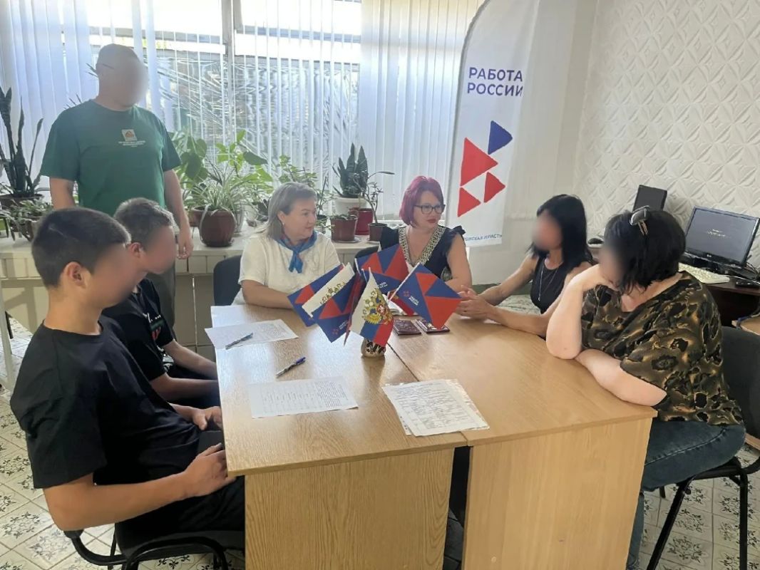 В Акимовском филиале УИИ обсудили вопросы трудоустройства несовершеннолетних, состоящих на учете