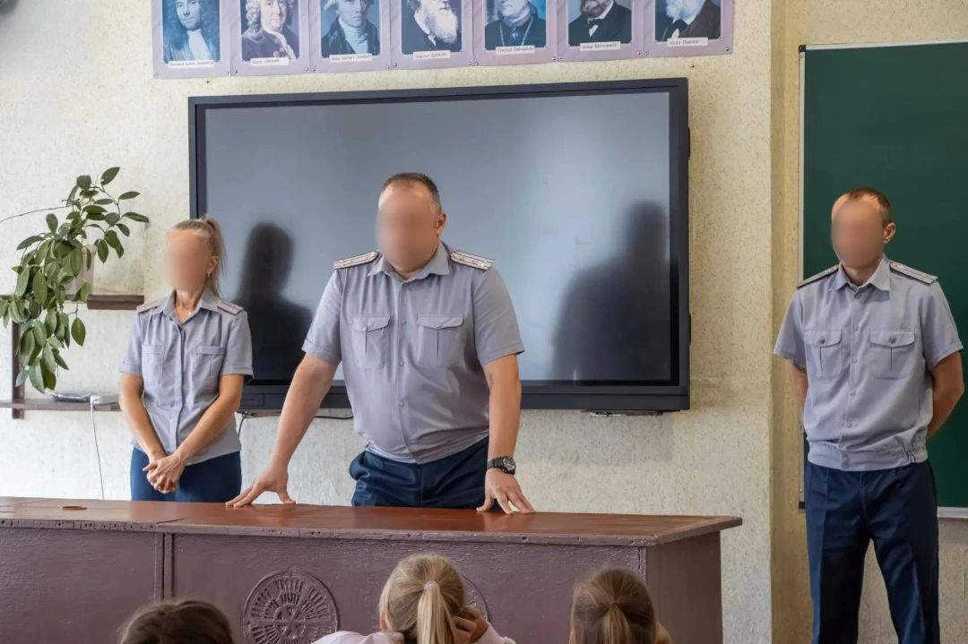 Сотрудники УФСИН провели профориентационную встречу для школьников