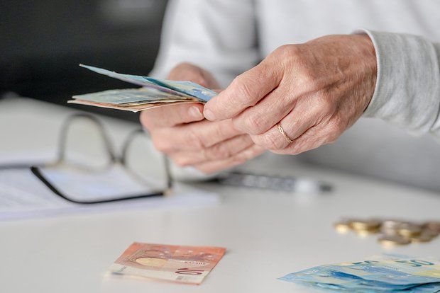 В Запорожской области осудили пенсионерку за финансирование ВСУ