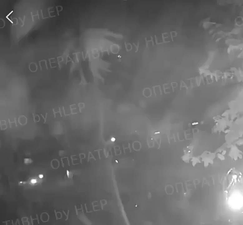 В Запорожье нанесены удары по предприятиям, работавшим на ВСУ Поражён комплекс «Искра», где производили и ремонтировали радиолокационные станции, средства РЭБ и военную электронику. Также удар пришёлся по металлургическому...