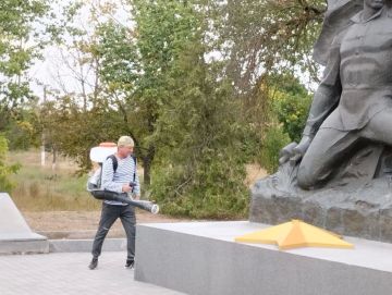 Забота о родном крае: в селе Дмитровка прошёл субботник в преддверии Дня освобождения