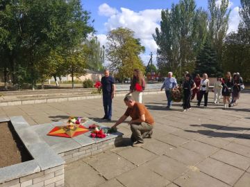 В Пологовском муниципальном округе прошла церемония возложения цветов в честь освобождения округа от немецко-фашистских захватчиков