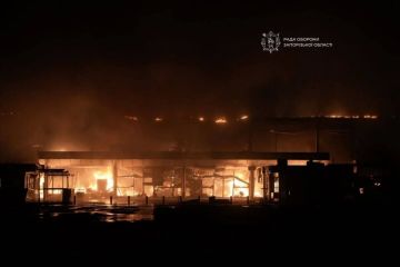 Владимир Рогов: Ещё немного фото с места удара Русской Армии по ТЦ «Амстор» в Хортицком районе временно оккупированного нацистами города Запорожья