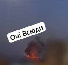 В Запорожье мощный прилет. После прилета поднимается большой столб черного дыма
