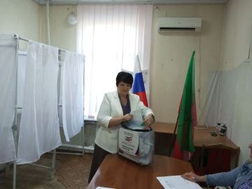 Председатель ТИК №12 Пологовского МО приняла участие в выборах депутатов Государственной Думы Российской Федерации
