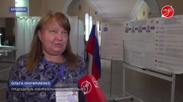 Наша съёмочная группа побывала на нескольких избирательных участках Бердянска и узнала, что побуждает горожан участвовать в голосовании