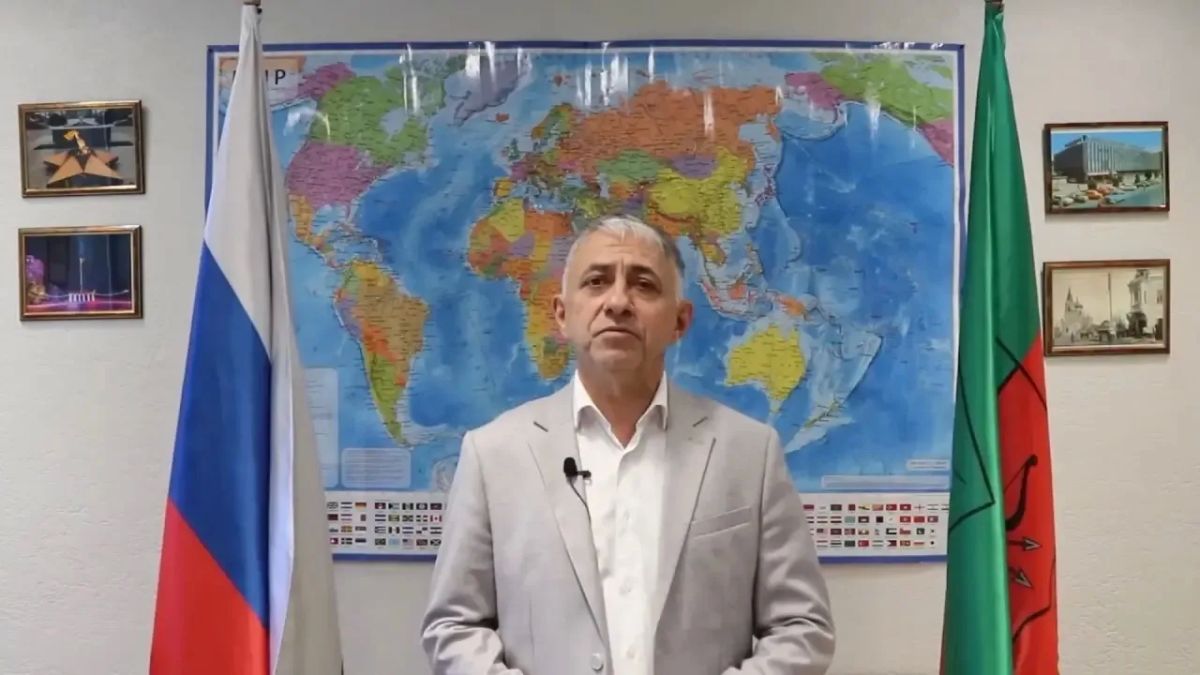 Сегодня свой день рождение отмечает и.о. директора Спортивного комплекса «Южный» Амир Тахирович Хациев!