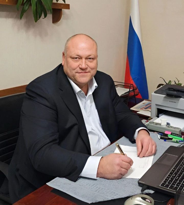 Сергей Золотарёв: Сегодня день рождения отмечает Михаил Перемета — руководитель территориального отдела Константиновского сельского поселения