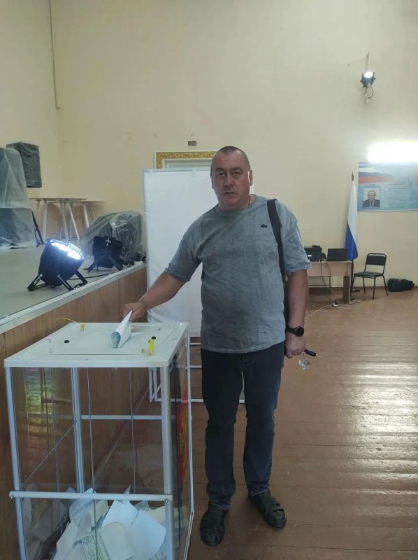 Заместитель председателя Куйбышевского окружного Совета депутатов Пасечник Владимир Анатольевич принял участие в голосовании