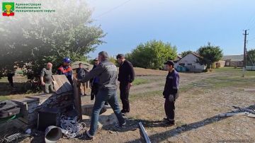 Шефы из Дагестана помогают оценить ущерб от удара ВСУ по школе в пгт Пришиб Михайловского округа Запорожской области