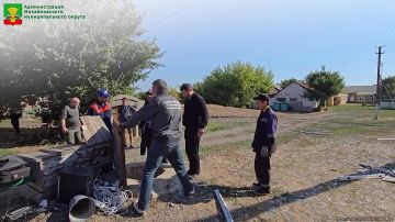 Шефы из Дагестана помогают оценить ущерб от удара ВСУ по школе в пгт Пришиб