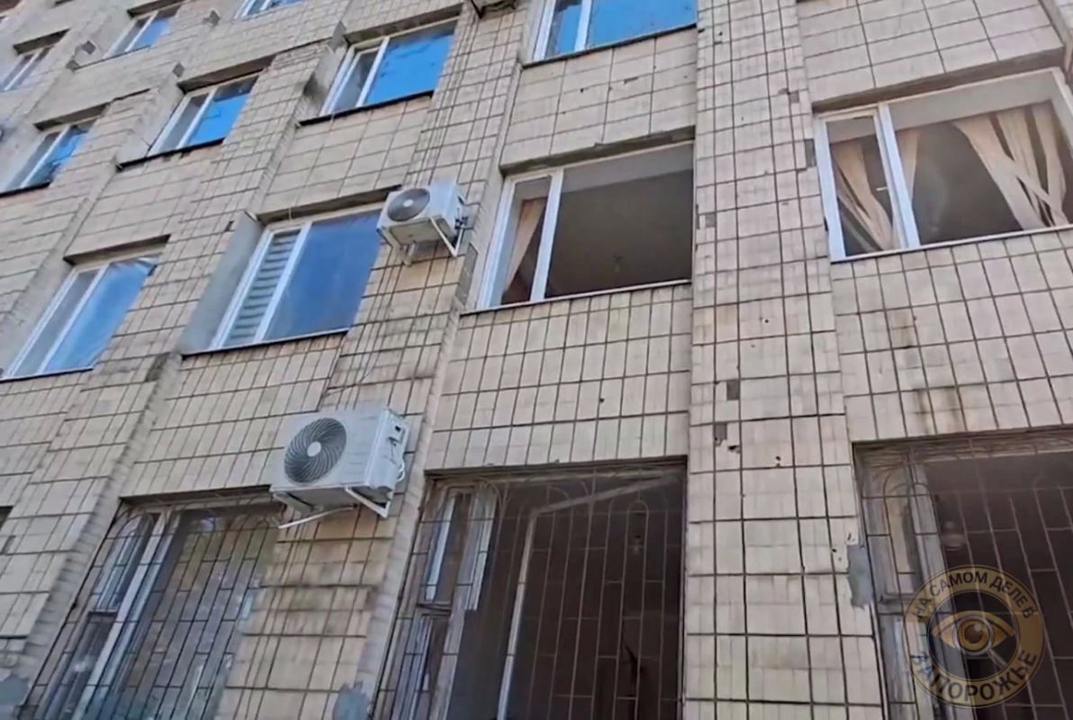 Здание Министерства АПК и продовольственной политики повреждено в результате атаки БпЛА ВСУ на Мелитополь