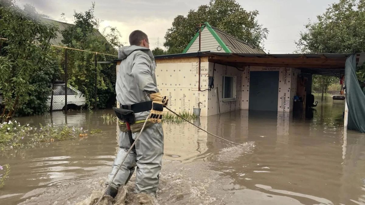 В Мелитополе на ряде территорий произошло подтопление из-за сильных дождей, сообщил губернатор Запорожской области Евгений Балицкий