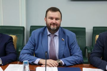 Дмитрий Ворона: Еще сегодня провели очередное – и, подчеркну, далеко не первое – совещание, посвященное мерам по обеспечению устойчивого развития горно-металлургического комплекса и машиностроения России в условиях внешних...