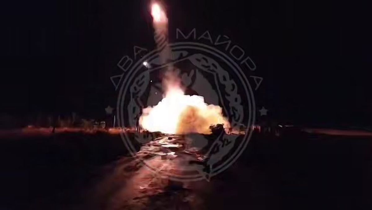 Два майора: Запорожский фронт. На кадрах боевая работа реактивной артиллерии 42-й гвардейской дивизии