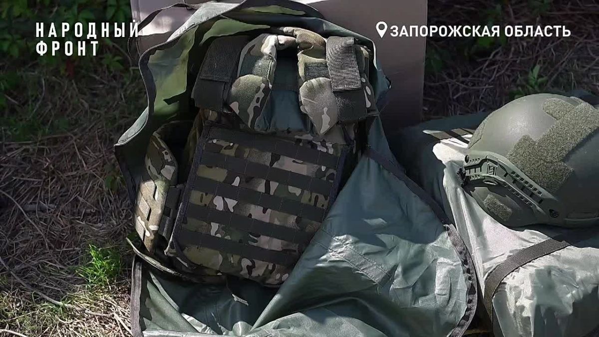 "Дроны идут ежедневно": Народный фронт передал бойцам броню и прицелы для борьбы с БПЛА