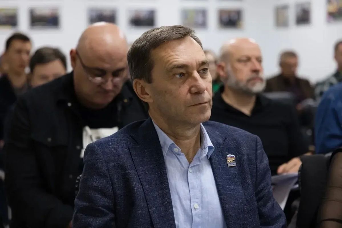 Евгений Балицкий: Представил членам Правительства Запорожской области Алексея Николаевича Тихомирова, который на выборах депутатов Государственной Думы по одномандатному округу одержал победу и войдёт в высший...