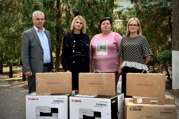 В три учебных заведения области доставили необходимую оргтехнику