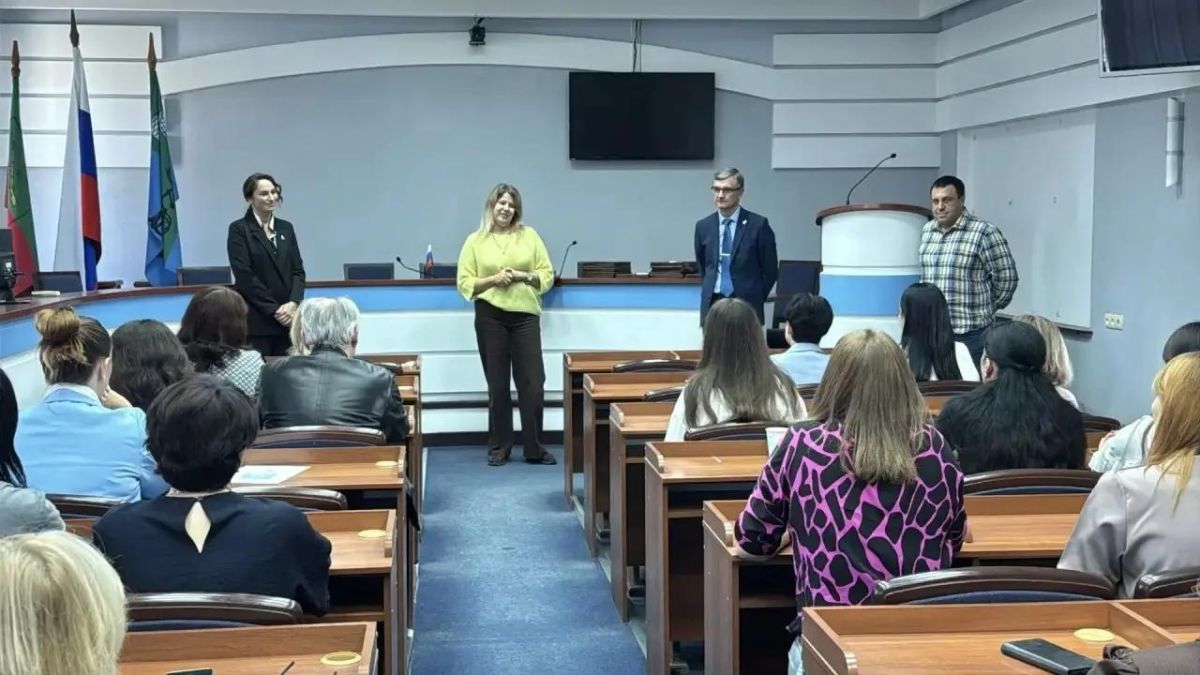 В Бердянске воспитателей поздравили с профессиональным праздником