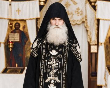 Анна Хорошун: Перед старцем небо свернулось, как свиток