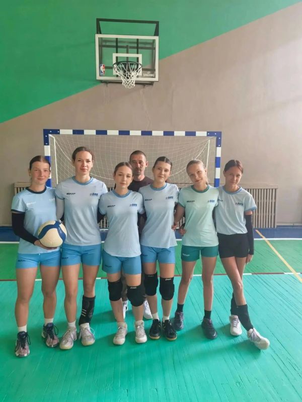 Спорт объединяет: товарищеский турнир по волейболу
