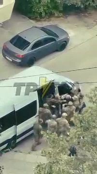 В Запорожье в магазины ходят только так