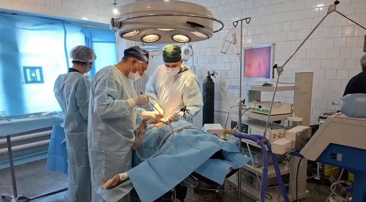 На Запорожье планируют повсеместно внедрять лапароскопическую хирургию в обычную практику, сообщили ТАСС в пресс-службе регионального Минздрава