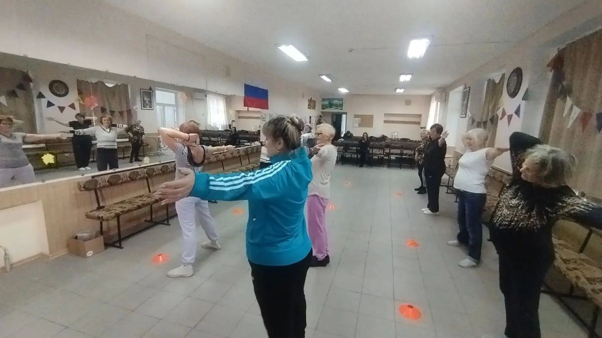 ЭКСКЛЮЗИВ В Бердянске ко Дню пожилого человека прошла акция «Обойдись без докторов!»
