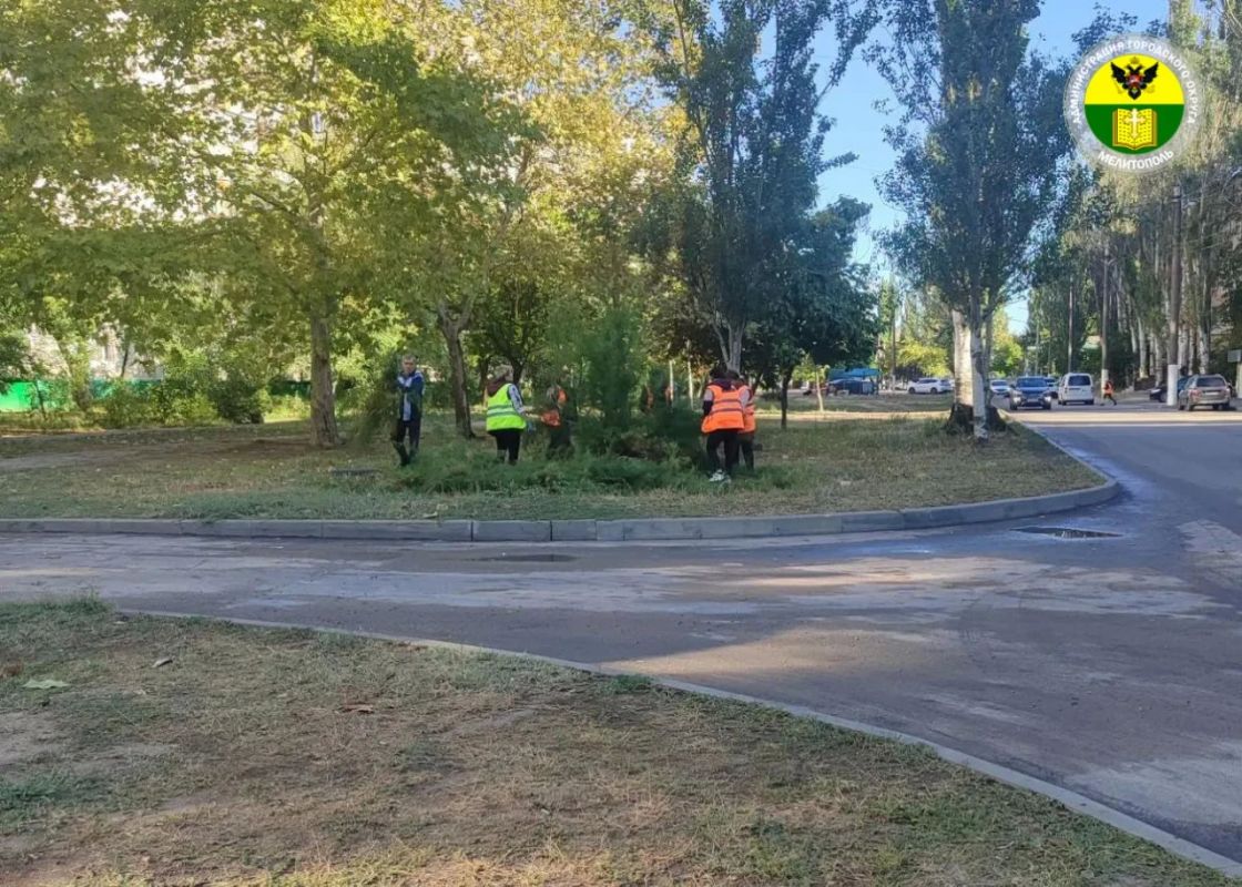 В Мелитополе продолжаются работы по благоустройству общественных территорий