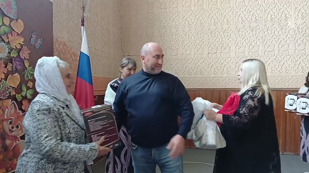 Тепло сердец и дань уважения: в Новопетровке отметили День пожилого человека