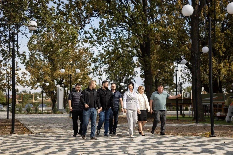 В Мелитополе проверили благоустройство парка Участников СВО
