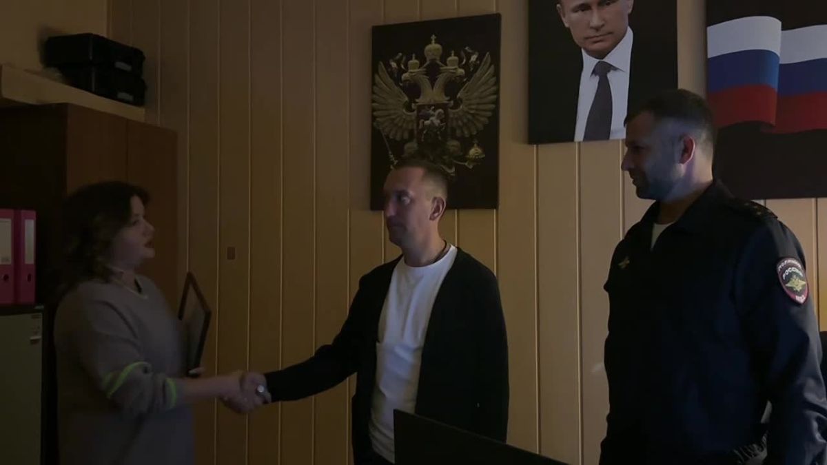 Глава Черниговского муниципального округа Илона Щипенко поздравила сотрудников уголовного розыска с профессиональным праздником