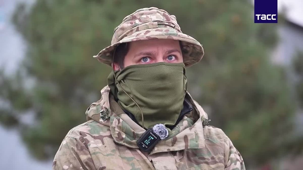 «Учитель — это навсегда»: бойцы запорожского направления поздравили своих педагогов