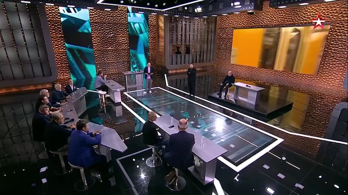 Дроны "Герань", которыми бьют по мостам в Киеве, теперь применяют технологию роя, рассказал публицист Алексей Анпилогов в ток-шоу "Открытый эфир" на телеканале "Звезда"